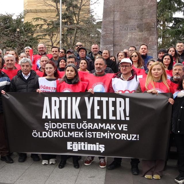 Okuldaki öğretmen cinayetine Trabzonlu eğitimcilerden tepki