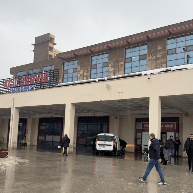 Diyarbakır'da yol verme kavgası: 2 yaralı