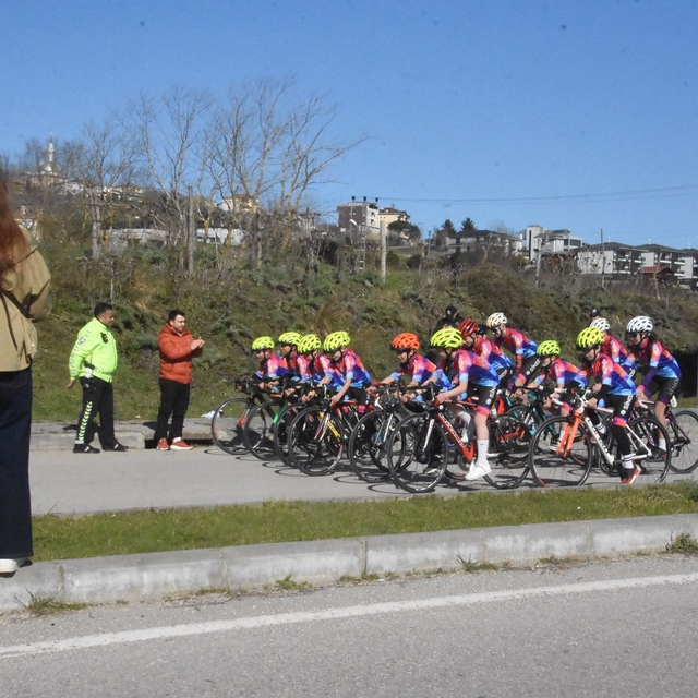 Sinoplu bisikletçilerin şampiyona mesaisi