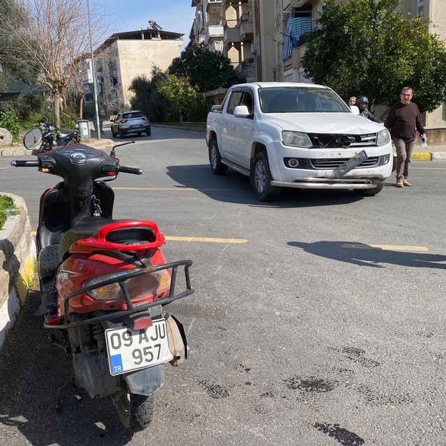 Aydın'da pikabın çarptığı motosikletteki karı koca yaralandı