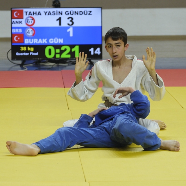 Karaman'da Okul Sporları Yıldızlar Judo Türkiye Birinciliği heyecanı başlad...
