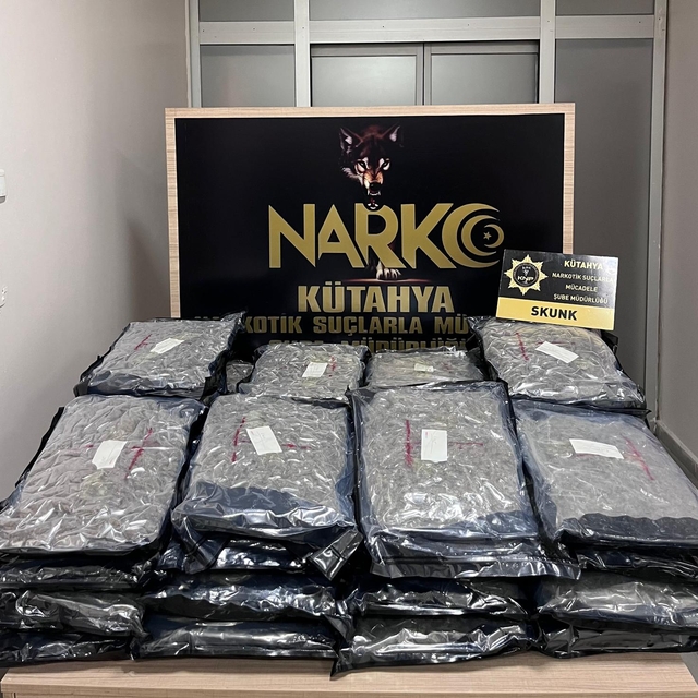 Kütahya'da uyuşturucu operasyonunda 12 zanlı tutuklandı