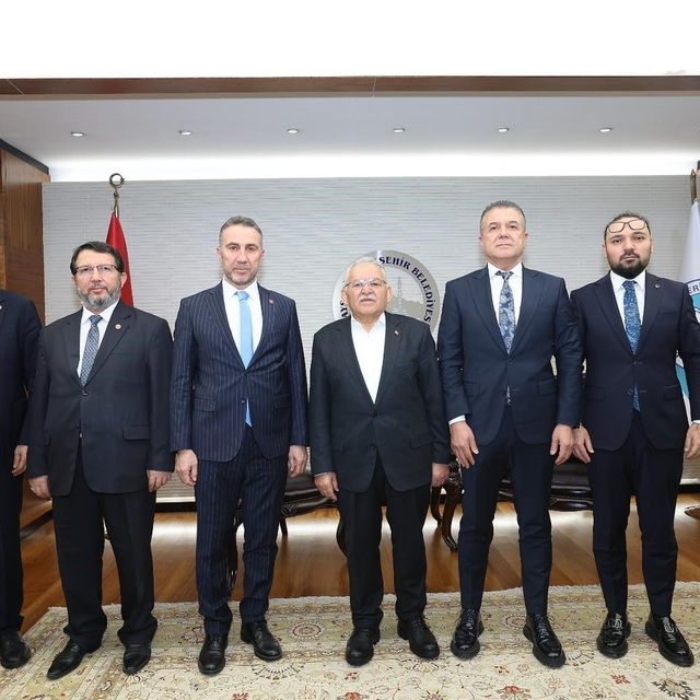 Başkan Büyükkılıç'tan birlik mesajı: Büyükşehir'de ziyaretçi rüzgarı