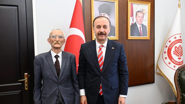 Isparta'da bir vatandaş Savunma Sanayii Destekleme Fonu'na 100 bin lira bağışladı