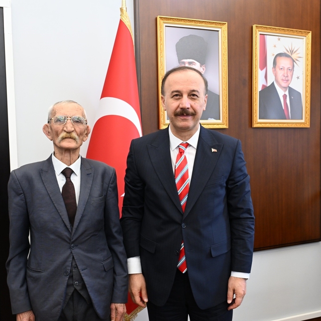 Isparta'da bir vatandaş Savunma Sanayii Destekleme Fonu'na 100 bin lira bağ...