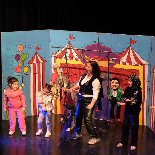 Yıldırımlı çocuklara kukla gösterisi