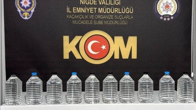 Niğde'de kaçak tütün ve alkol operasyonu: 2 şüpheli yakalandı