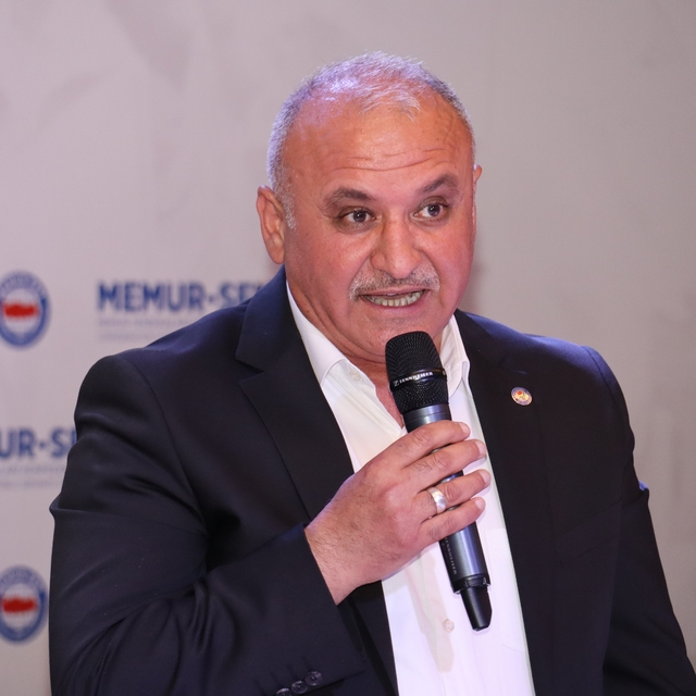 Eğitim-Bir-Sen Antalya Şube Başkanı Miran: "Eğitimciler sahipsiz değildir"