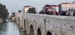 Adana'da akıntıya kapılan iki kişi itfaiye tarafından kurtarıldı