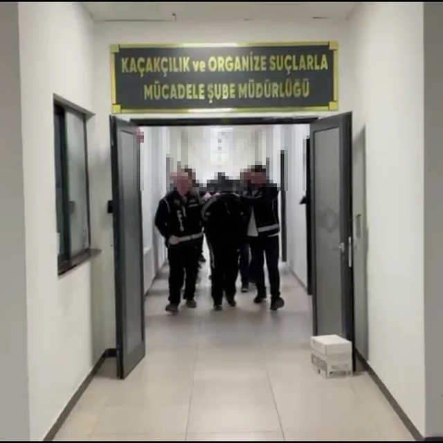 İş yeri sahibini ölümle tehdit eden suç örgütüne yönelik operasyonda 7 kişi...