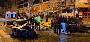 Tunceli'de iki otomobil kafa kafaya çarpıştı: 4 yaralı