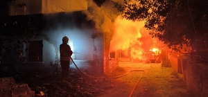 Samandağ'da metruk ev yangını