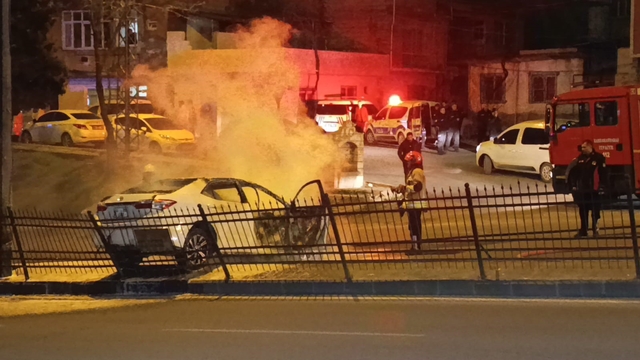 'Dur' ihtarına uymayan otomobil uzun süre kovalandı: 2 şüphelinin yasaklı madde testi pozitif çıktı