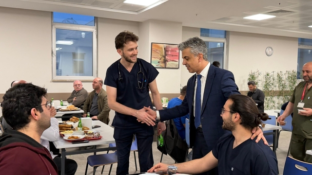 Mengücek Gazi Hastanesi'nde iftar programı düzenlendi