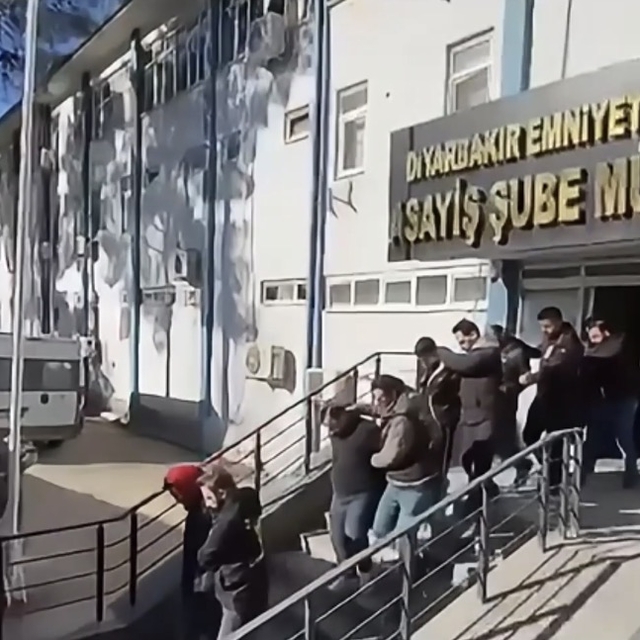 Sahte 'araç muayene randevusu' dolandırıcılığına 14 ilde 'Son istasyon' ope...