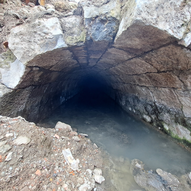 Türkiye'de bir örneği daha yok; Trabzon'da Roma dönemine ait su kanalı orta...