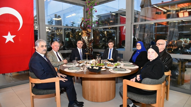 Tekirdağ Valisi Soytürk huzurevi sakinleriyle iftar yaptı