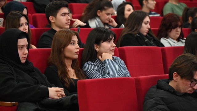 BEUN Bilim Kafe'de Bağımlılıkla Mücadelenin Önemine Dikkat Çekildi