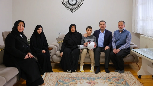 Vali Eldivan, Kaleardı Mahallesi'nde vatandaşlarla iftarda buluştu