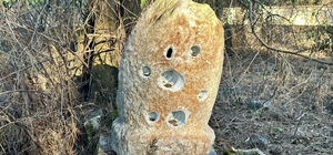 2 asırlık adak taşı ortadan kayboldu