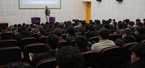 Bilim Merkezinde dronlar ve kullanımı söyleşisi