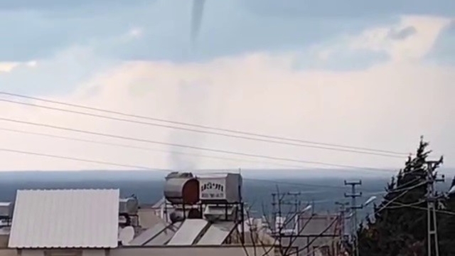 Akdeniz'de oluşan hortum kamerada