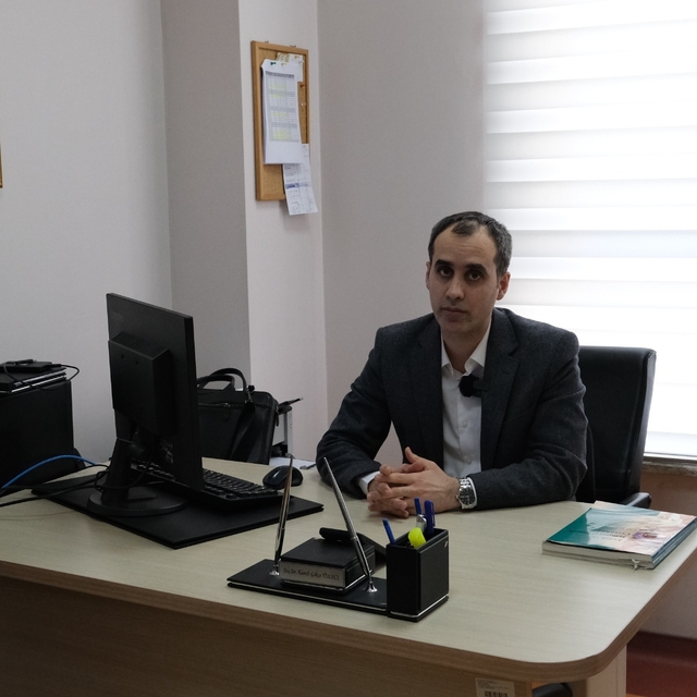 Balıkesir'de kemiğe implante işitme cihazı ameliyatı yapıldı