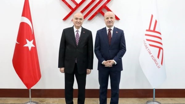 Başkan Özlü, YÖK başkanı ile görüştü
Düzce Üniversitesi hastanedeki ihtiyaçlar giderilecek