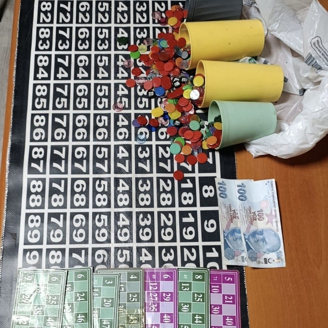 Samsun'da kahvehanelere kumar baskını: 35 kişiye 406 bin TL ceza