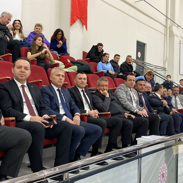 Zonguldak'ta raketler şampiyonluk için parkeye çıktı; 34 ilden 200 sporcu K...