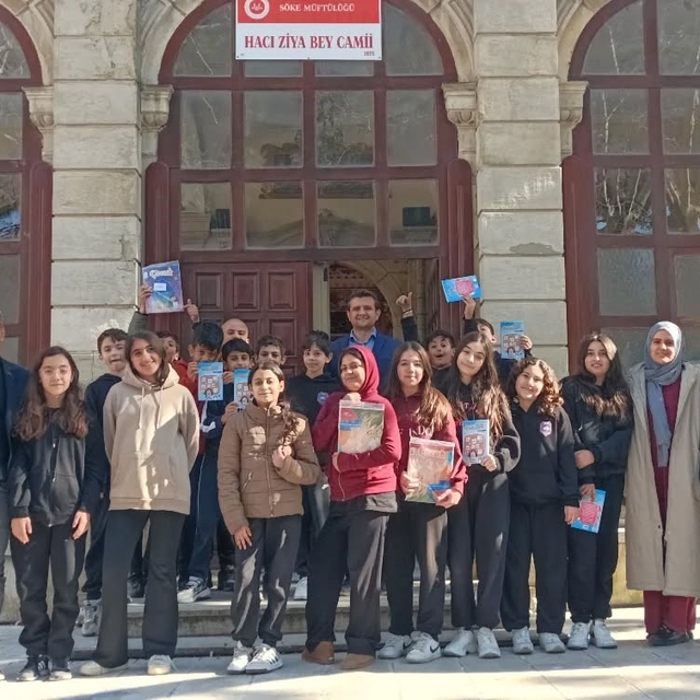 Öğrenciler tarihi camilerde buluşmaya devam ediyor