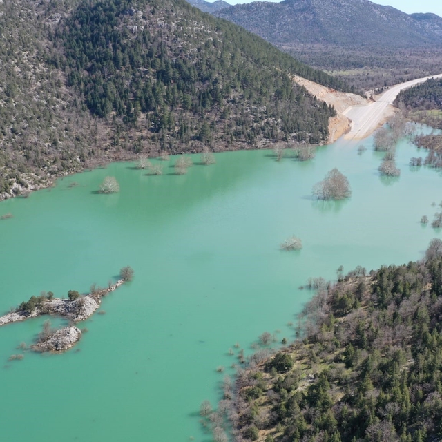 Antalya-Konya karayolunda son durum dron ile görüntülendi: 4 kilometrelik k...