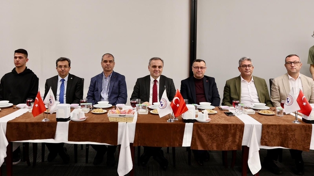 Başsavcı Korkmaz ve Rektör Prof. Dr. Altun, özel ihtiyaçlı öğrenciler ile iftar yaptı