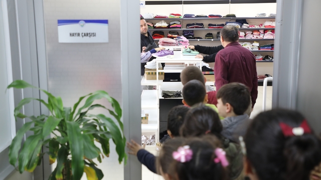 Öksüz ve yetimlerin bayramlıkları yine Talas Belediyesi'nden