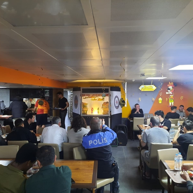 Yurtta kalan öğrenciler Ramazan coşkusunu yaşadı