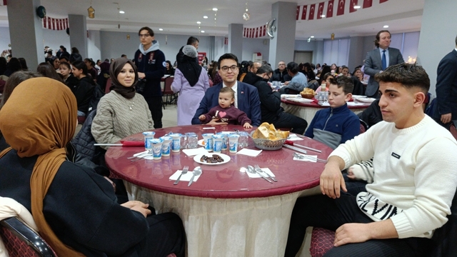 Bilecik'te 400 öğrenciyle dayanışma sofrası kuruldu