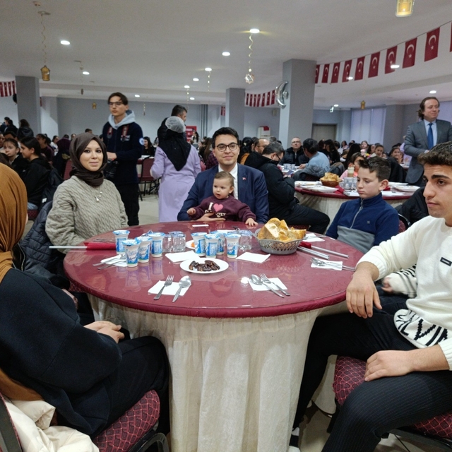 Bilecik'te 400 öğrenciyle dayanışma sofrası kuruldu