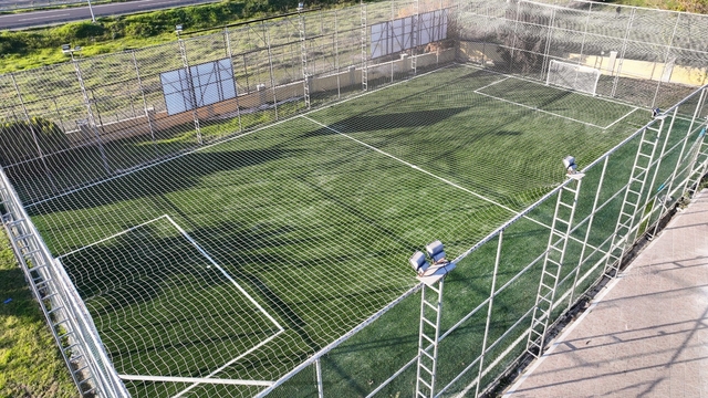 Çeştepe'deki halı saha yeniden hizmete açıldı