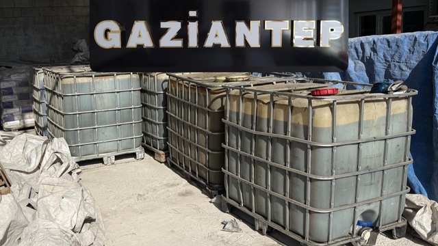 Gaziantep'te 7 bin litre gümrük kaçağı akaryakıt ele geçirildi