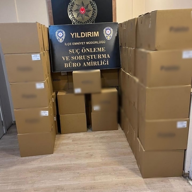 Bursa'da 460 kilo kaçak tütün ile 310 bin makaron ele geçirildi; 2 gözaltı