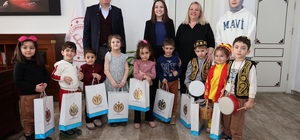 Bilecik'te minik öğrenciler davul ve manilerle Ramazan ayı coşkusunu yaşattı