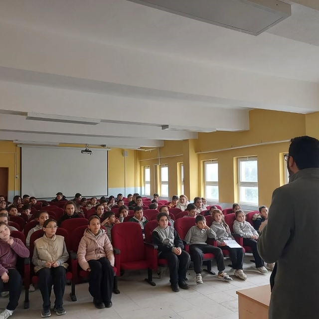 Bilecik'te ortaokul öğrencilerine 'Ramazan Bilinci' konulu konferans