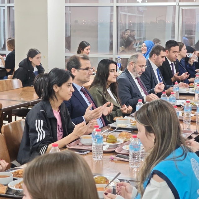 Kaymakam Güldoğan, üniversiteli öğrencilerle iftar yaptı
