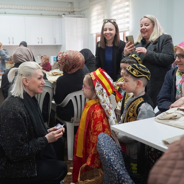 Başkan Subaşı mukabele programına katılan kadınlarla bir araya geldi