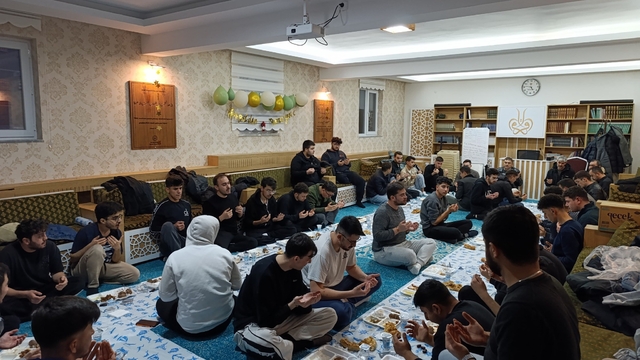 Emirdağ'da üniversiteli öğrencileri iftar programında buluştular