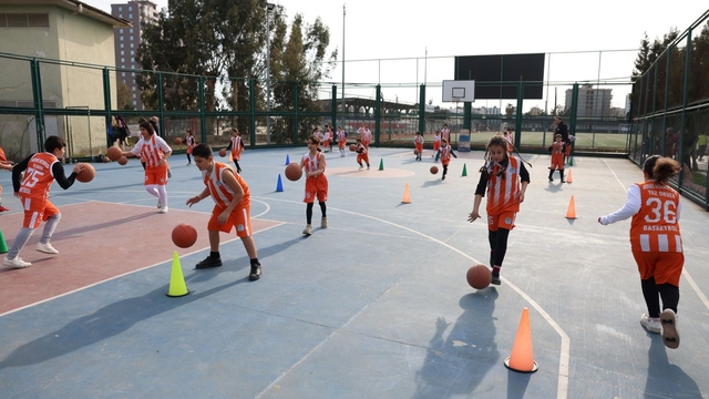 Geleceğin basketbolcuları Akdeniz'de yetişiyor