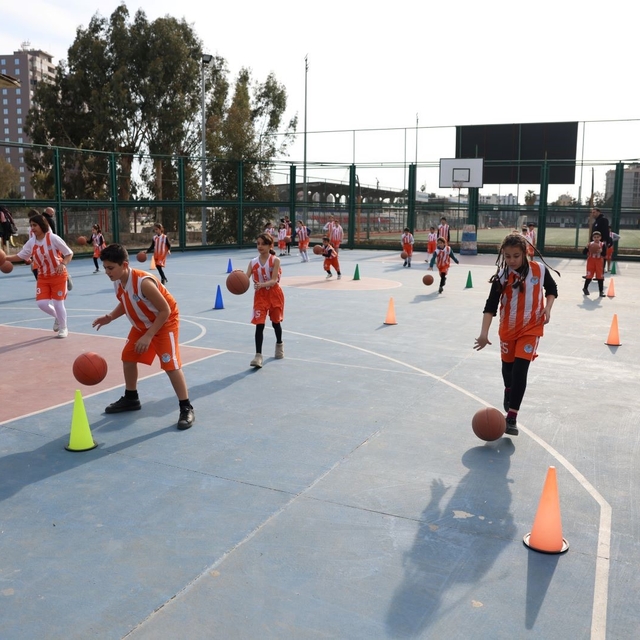 Geleceğin basketbolcuları Akdeniz'de yetişiyor