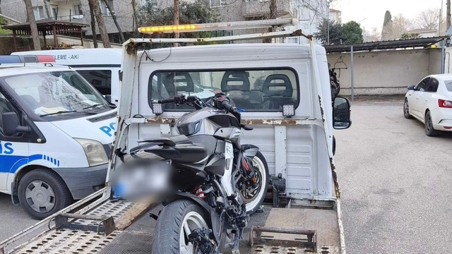 Polisin 'dur' ihtarına uymayan ehliyetsiz motosiklet sürücüsüne 245 bin lira ceza