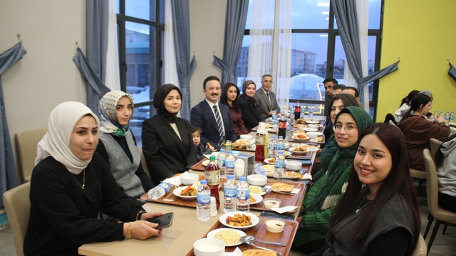 Malazgirt Gençlik ve Spor Müdürlüğü'nden anlamlı iftar buluşması