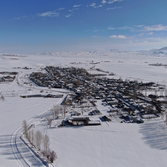 Van'da karla gelen güzellik: Yerleşim yerleri beyaz gelinliğini giydi